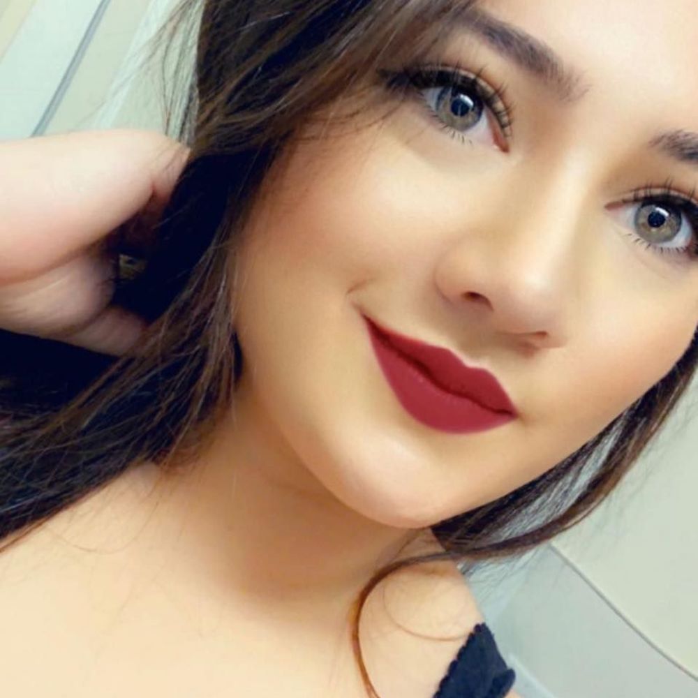 Meet your Posher, Maria paula